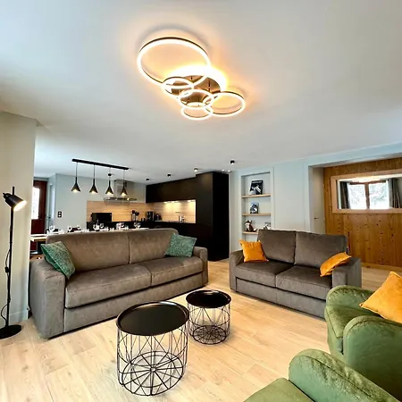 Lauranoure Centre Station לס דה-אלפס