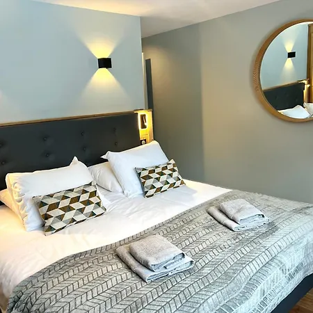 Lauranoure Centre Station דירה לס דה-אלפס