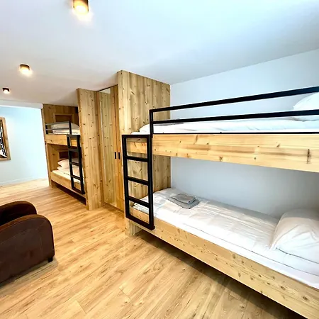 Lauranoure Centre Station דירה לס דה-אלפס