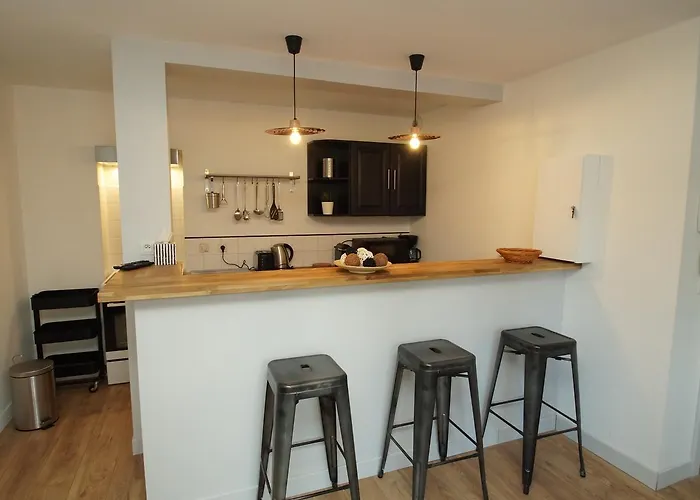 Lauranoure Centre Station A 150 M Du Jandri 3s