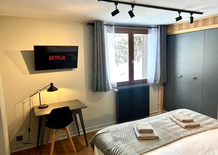 Lauranoure Centre Station A 150 M Du Jandri 3s Ле дез Альп