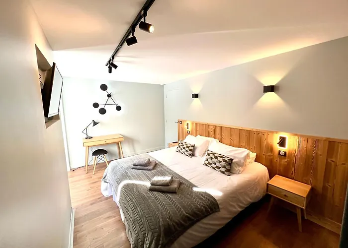 Lauranoure Centre Station A 150 M Du Jandri 3s