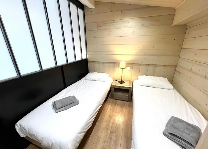 Lauranoure Centre Station A 150 M Du Jandri 3s