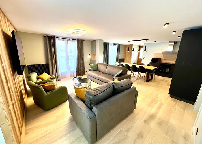 Lauranoure Centre Station A 150 M Du Jandri 3s