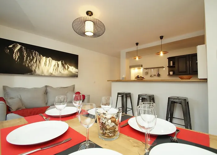 Lauranoure Centre Station A 150 M Du Jandri 3s Ле дез Альп